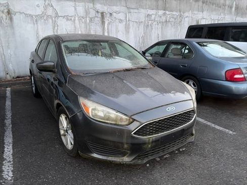 Used 2014 Ford Focus SE FWD image 3