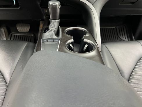 Used 2024 Toyota Camry SE image 34