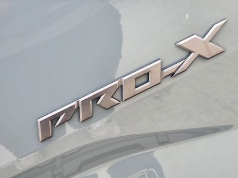 Used 2022 Nissan Frontier Pro-X image 12