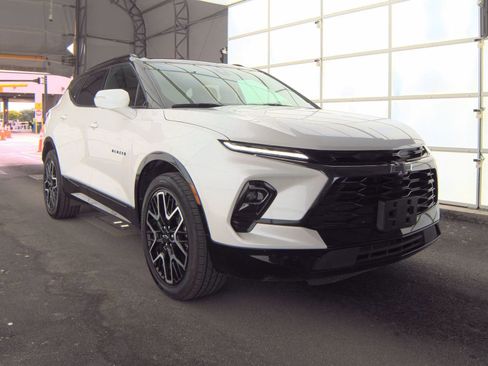 Used 2025 Chevrolet Blazer RS FWD image 5