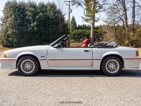 Used 1987 Ford Mustang GT RWD image 3
