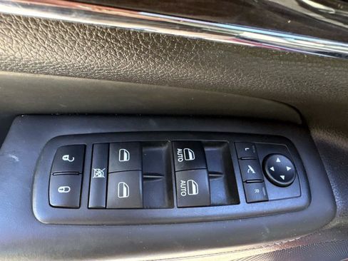 Used 2019 Jeep Grand Cherokee Overland image 8