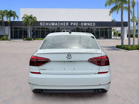 Used 2018 Volkswagen Passat 2.0T R-Line FWD image 5