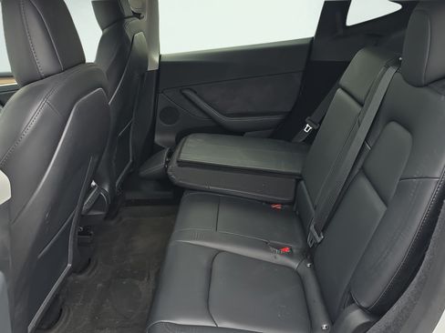 Used 2023 Tesla Model Y Long Range AWD/4WD image 16