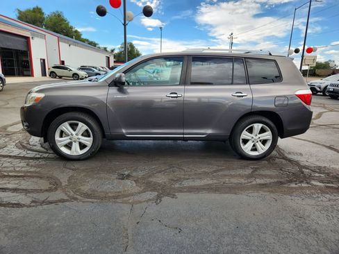 Used 2010 Toyota Highlander Limited AWD/4WD image 7
