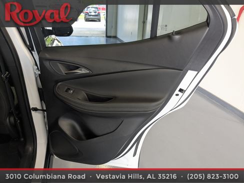 Used 2025 Buick Encore GX Preferred AWD/4WD image 9