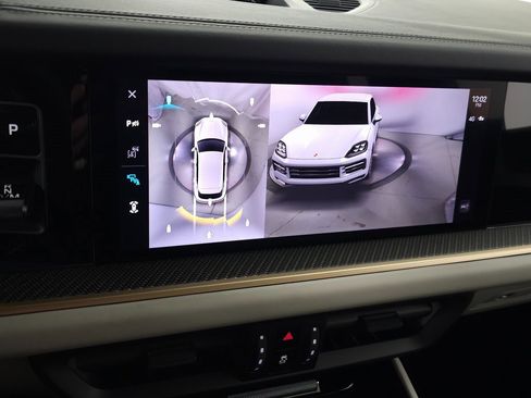 Used 2024 Porsche Cayenne S image 36
