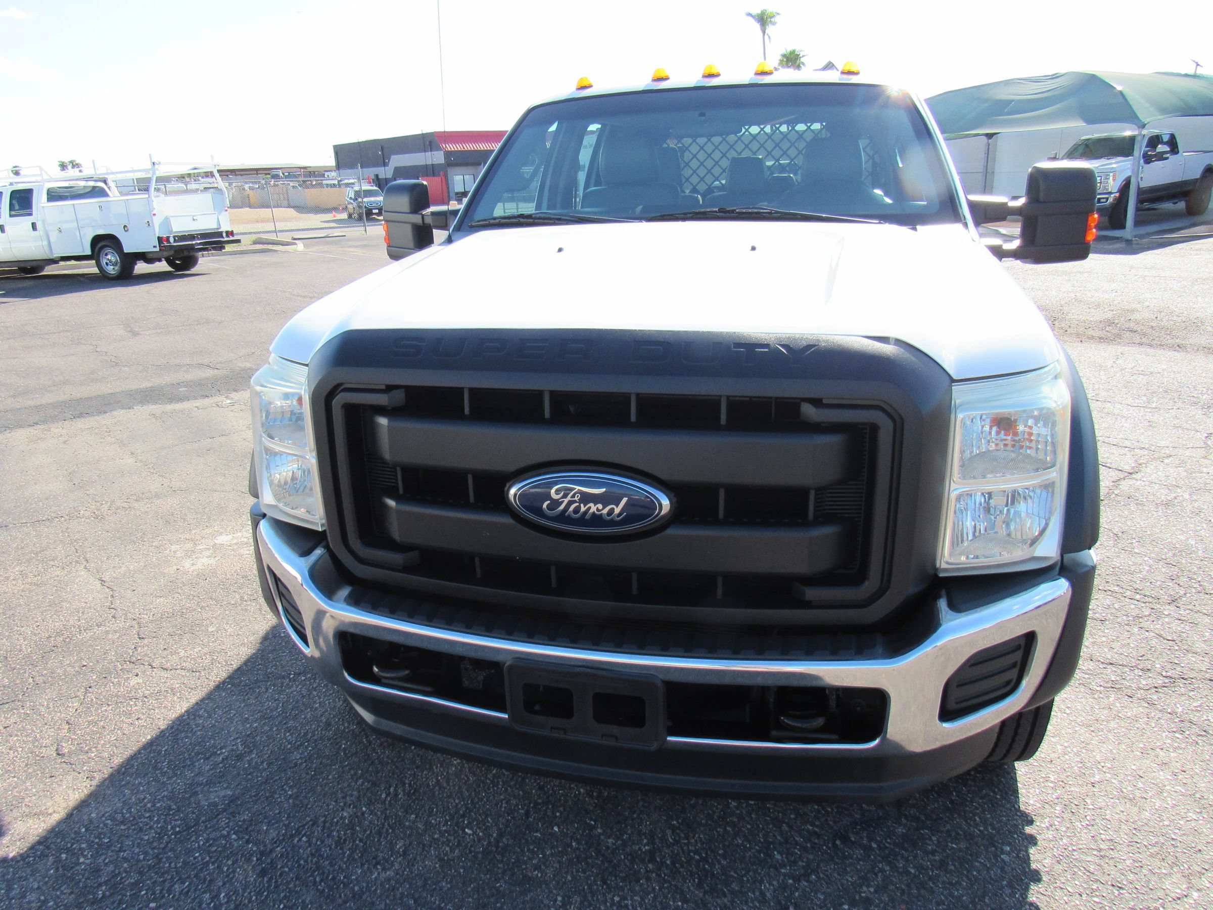 Used 2015 Ford F550 2WD Crew Cab Super Duty image 3