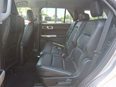 Used 2023 Ford Explorer XLT w/ Equipment Group 202A AWD/4WD image 11