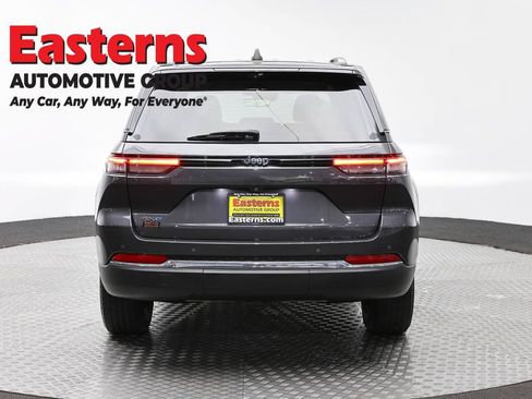 Used 2022 Jeep Grand Cherokee Limited 4xe w/ Luxury Tech Group II AWD/4WD image 6