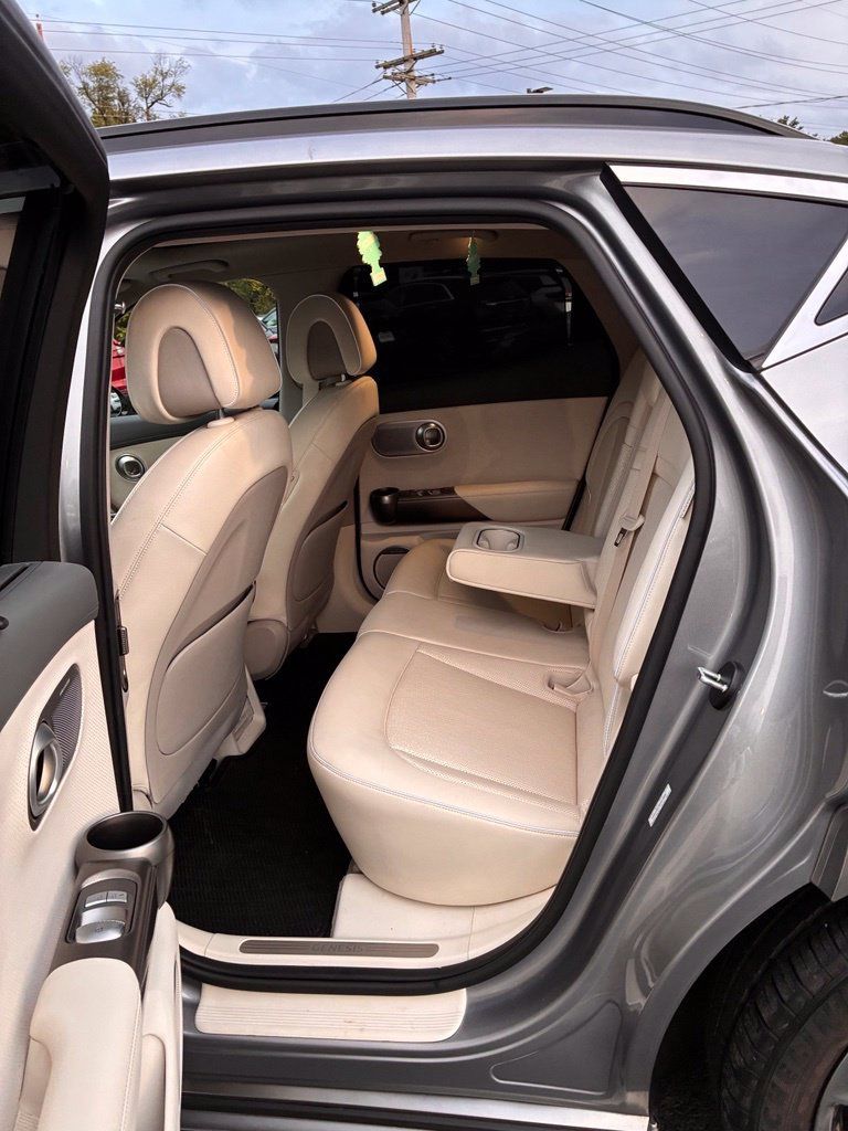 Used 2024 Genesis GV60 Advanced AWD/4WD image 28
