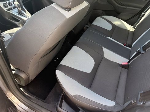 Used 2014 Ford Focus SE w/ SE Sport Package FWD image 13
