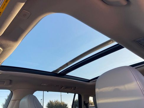 New 2026 Toyota Highlander Platinum image 6