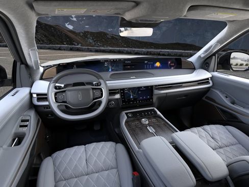 New 2026 Lincoln Navigator L Black Label AWD/4WD image 9