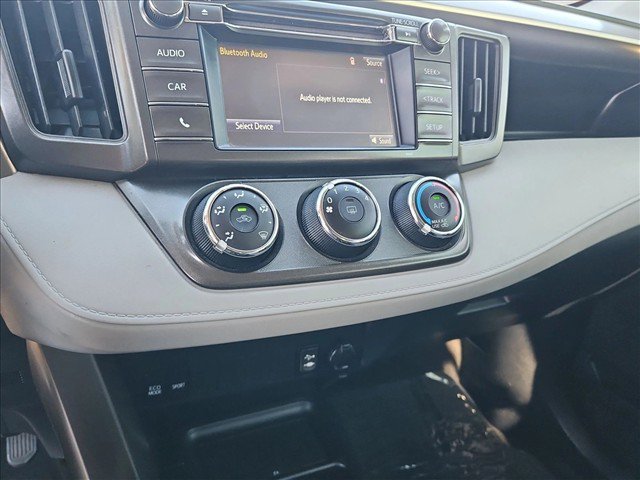 Used 2015 Toyota RAV4 LE FWD image 14