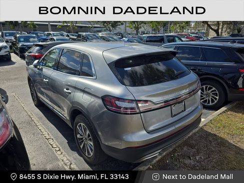 Used 2023 Lincoln Nautilus Standard image 3