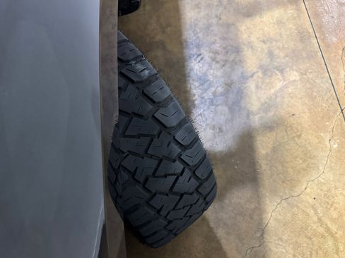 Used 2022 Ford F350 Lariat w/ Black Appearance Package image 65