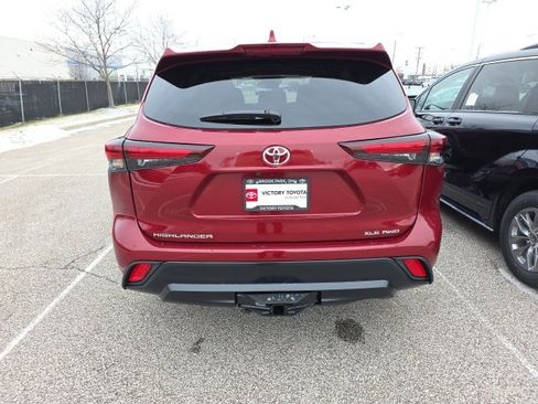 New 2026 Toyota Highlander XLE image 6