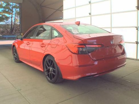 Used 2022 Honda Civic Sport image 2