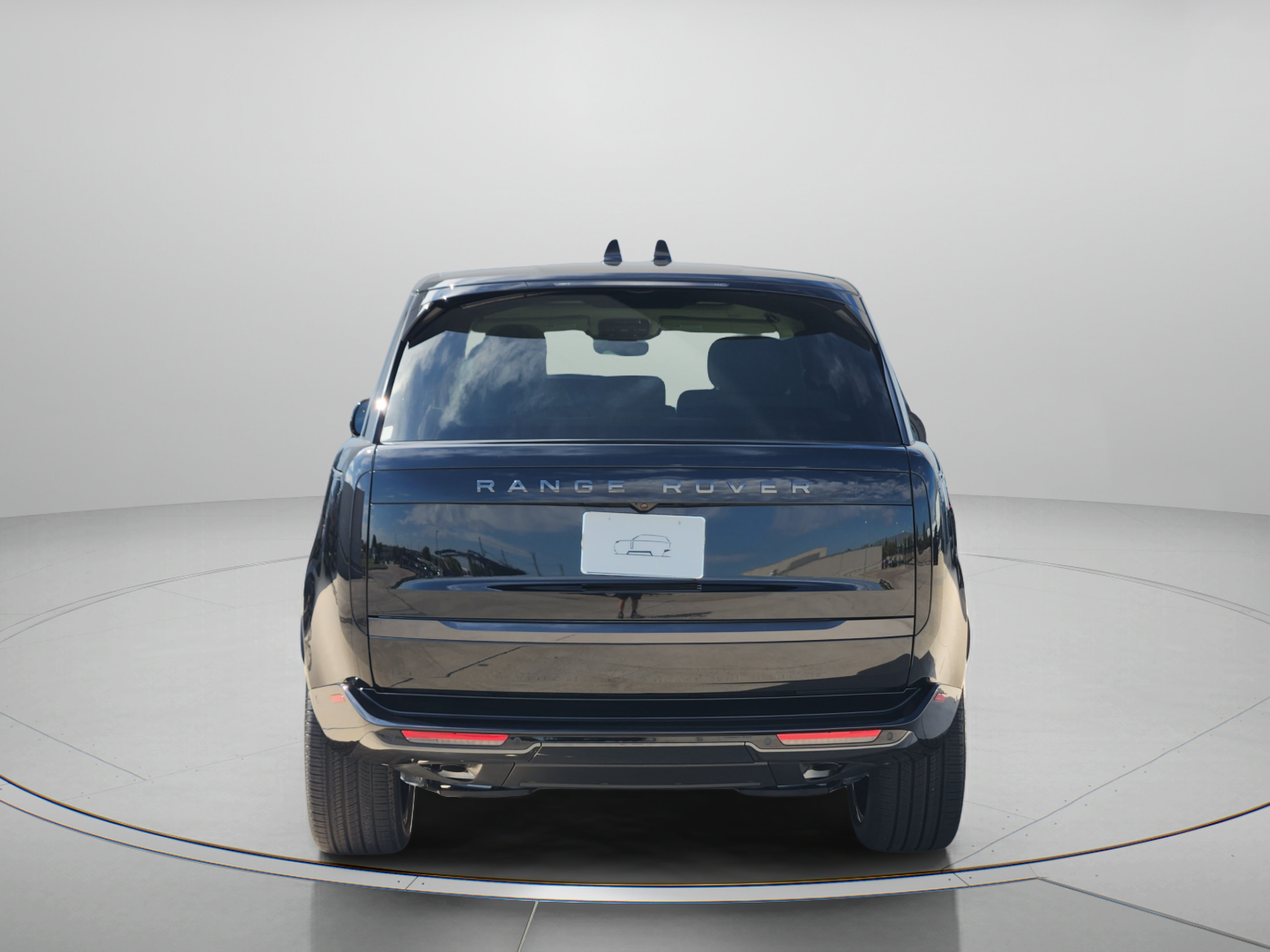 New 2027 Land Rover Range Rover Long Wheelbase SE AWD/4WD image 4