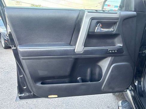 Used 2017 Toyota 4Runner Limited AWD/4WD image 9