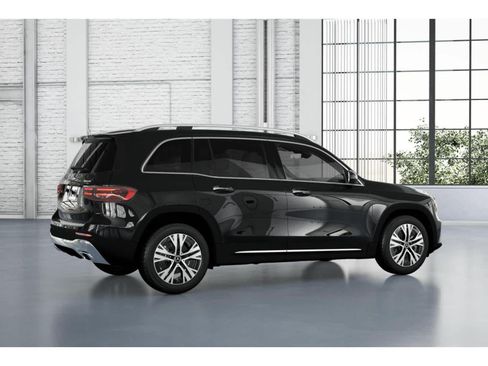 Used 2026 Mercedes-Benz GLB 250 4MATIC image 18