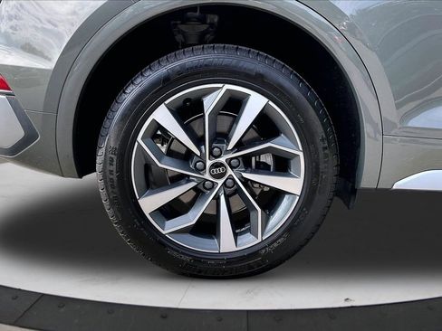 Used 2023 Audi Q5 2.0T Premium Plus w/ Premium Plus Package AWD/4WD image 38