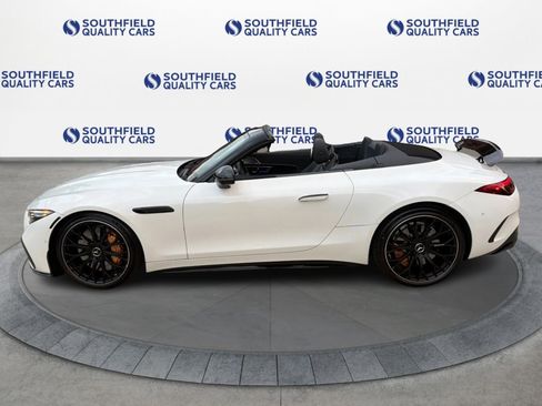 Used 2022 Mercedes-Benz SL 63 AMG 4MATIC w/ AMG Aerodynamic Package image 3