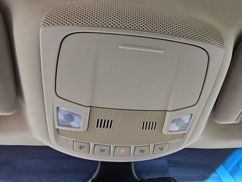 Used 2019 Ford Edge SE FWD image 19