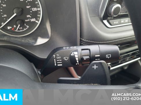 Used 2024 Nissan Rogue S image 15