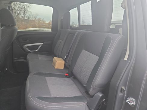 Used 2024 Nissan Titan SV w/ SV Convenience Package image 26