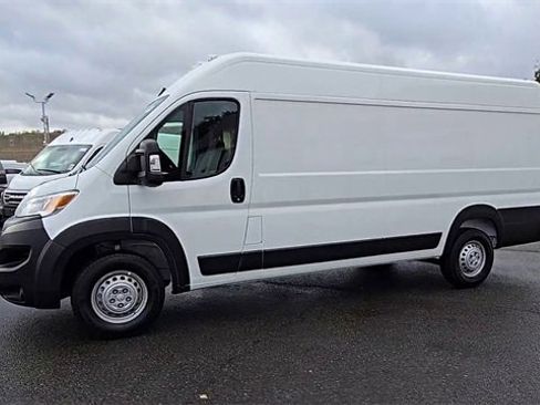 Used 2025 RAM ProMaster 3500 w/ Convenience Group image 8