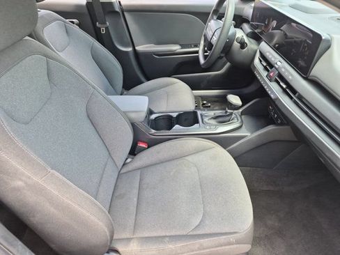 Used 2025 Kia K4 LXS FWD image 30