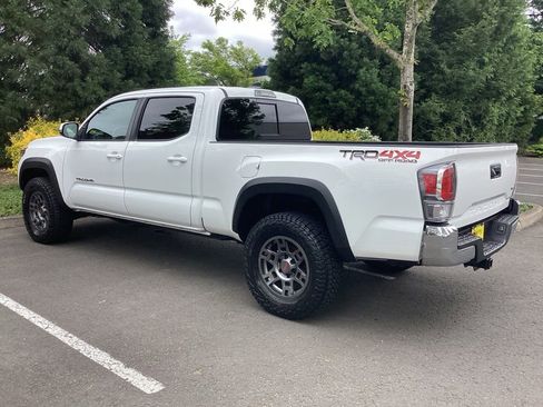 Certified 2022 Toyota Tacoma TRD Off-Road AWD/4WD image 9
