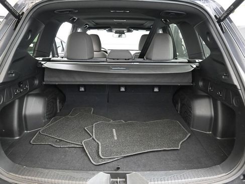 Used 2025 Subaru Forester Premium AWD/4WD image 17