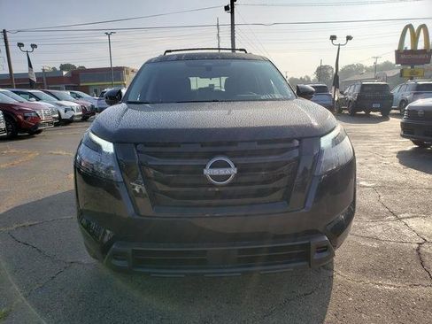 New 2025 Nissan Pathfinder SV w/ Black Appearance Package image 11
