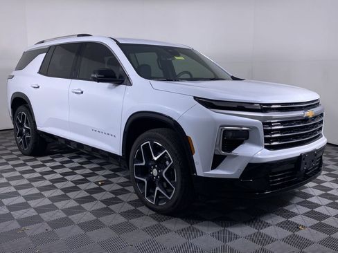 New 2026 Chevrolet Traverse High Country w/ LPO, Floor Liner Package AWD/4WD image 21