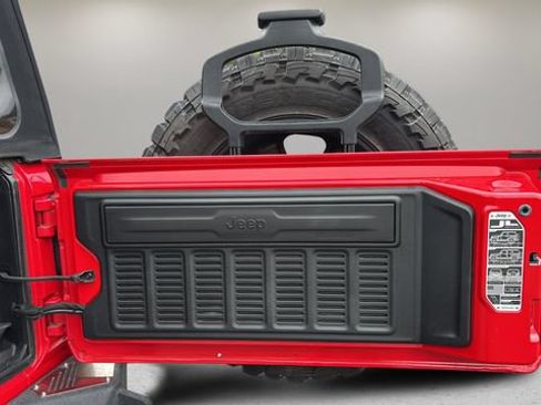 Used 2018 Jeep Wrangler Unlimited Rubicon AWD/4WD image 41