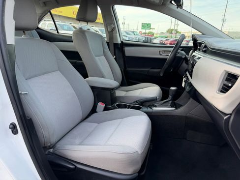 Used 2015 Toyota Corolla LE FWD image 12