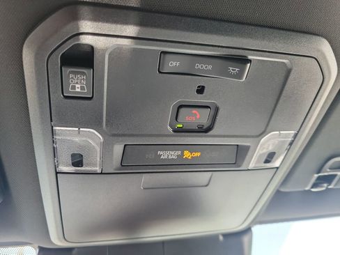 Used 2025 Toyota Tacoma Trailhunter AWD/4WD image 30