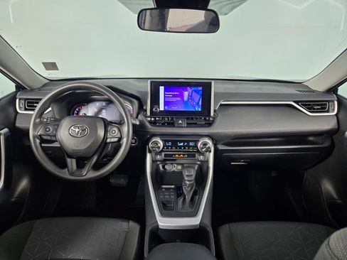 Used 2025 Toyota RAV4 XLE AWD/4WD image 20