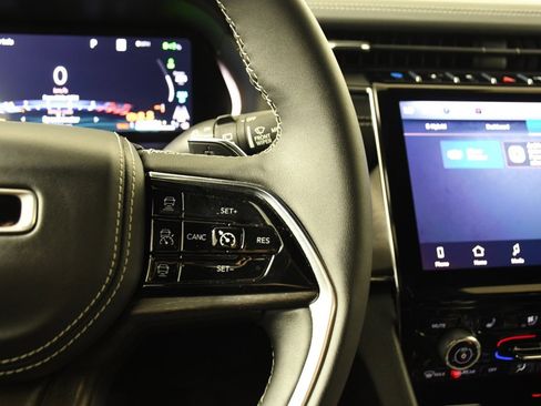 Used 2023 Jeep Grand Cherokee Overland image 29