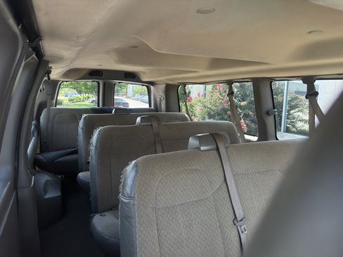 Used 2023 Chevrolet Express 3500 LS RWD image 12
