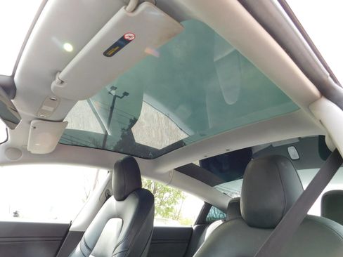 Used 2018 Tesla Model 3 Long Range RWD image 12