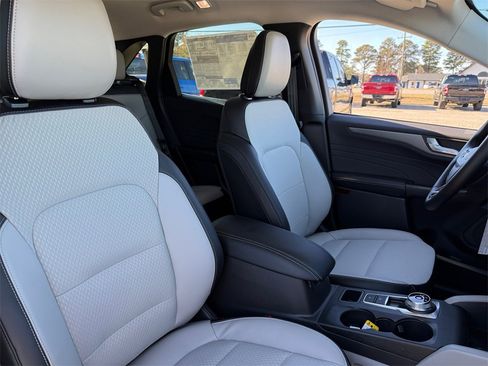 New 2026 Ford Escape Base image 17