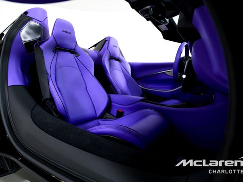 Used 2025 McLaren Artura Spider image 20