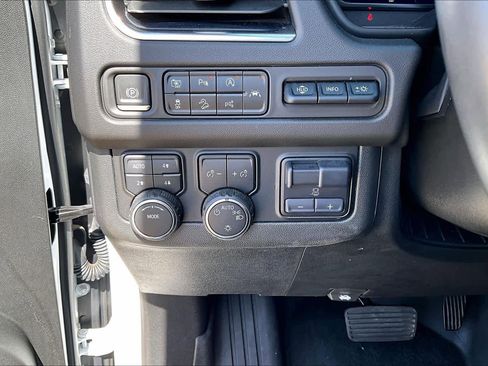 Used 2023 Chevrolet Tahoe Premier w/ Advanced Technology Package AWD/4WD image 34