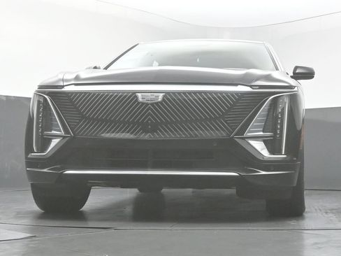 Used 2024 Cadillac Lyriq Tech w/ Driver Assist Package AWD/4WD image 41