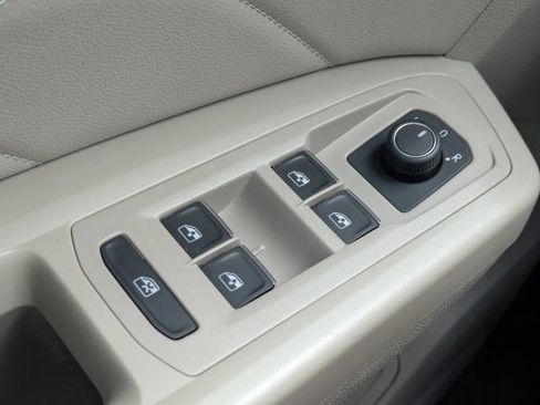 Used 2021 Volkswagen Atlas SE image 20