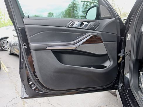 Used 2020 BMW X5 M50i AWD/4WD image 41